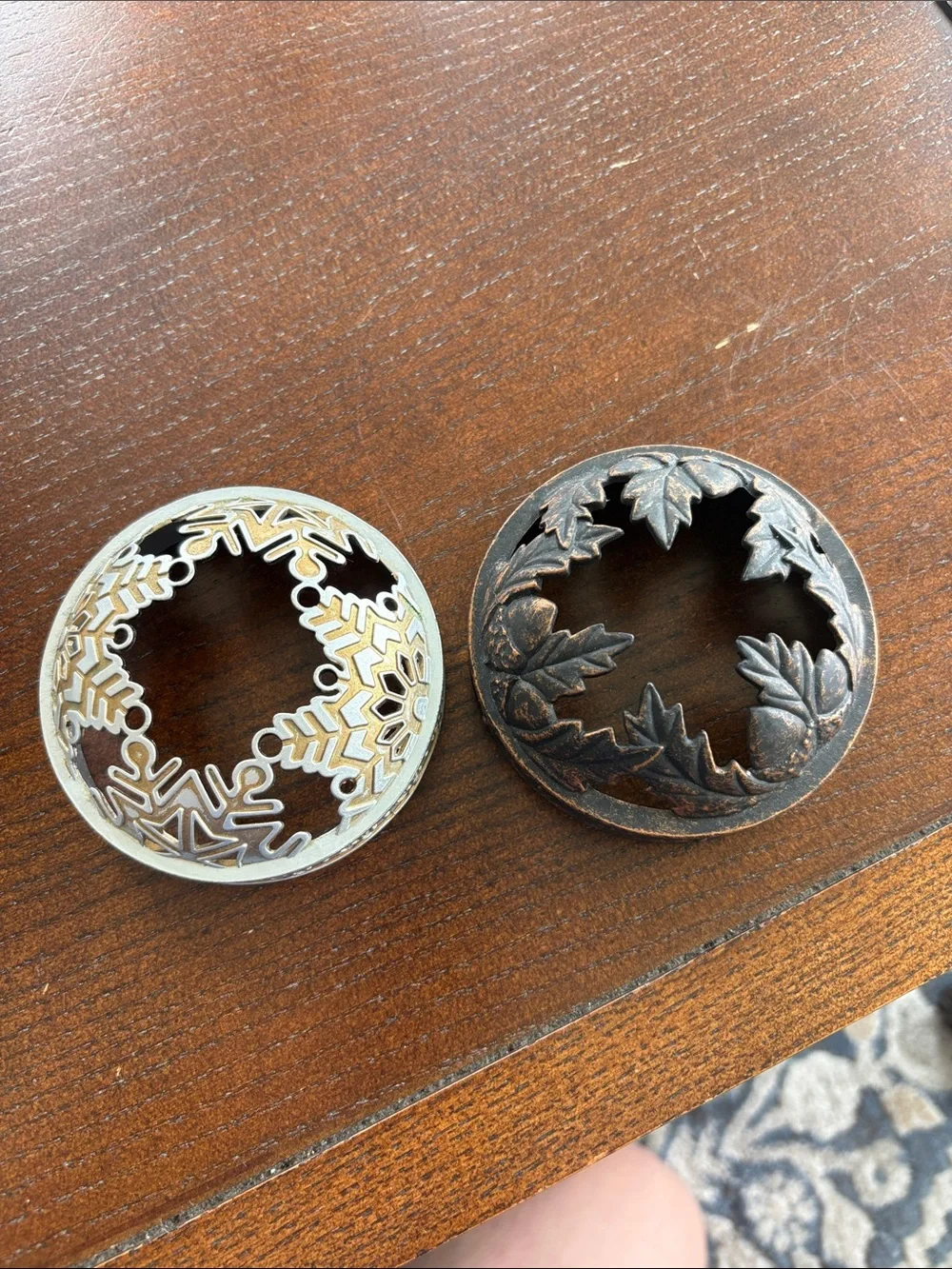 Set of two Yankee Candle jar toppers